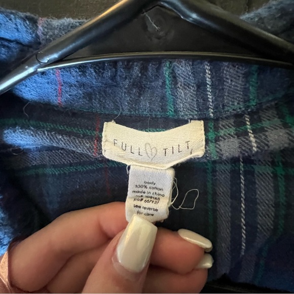 Flannels - Picture 5 of 9